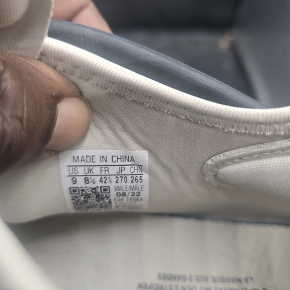 adidas Black and‎ White Futuristic Sneakers - Picture 6 of 7